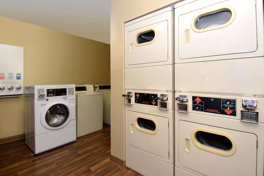 Extended Stay America Suites - Indianapolis - Castleton Bagian luar foto